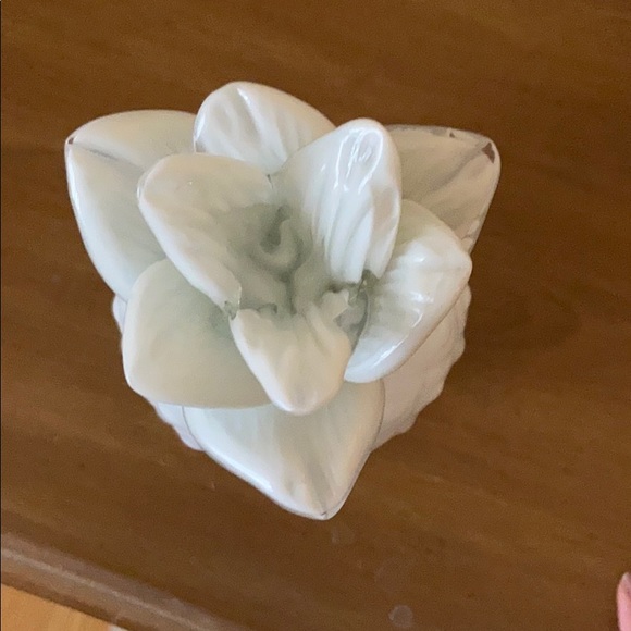 Decorative Pinapple - Picture 3 of 3